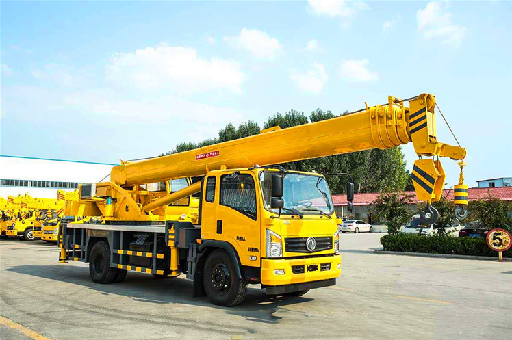 Dongfeng 14 tons truck crane